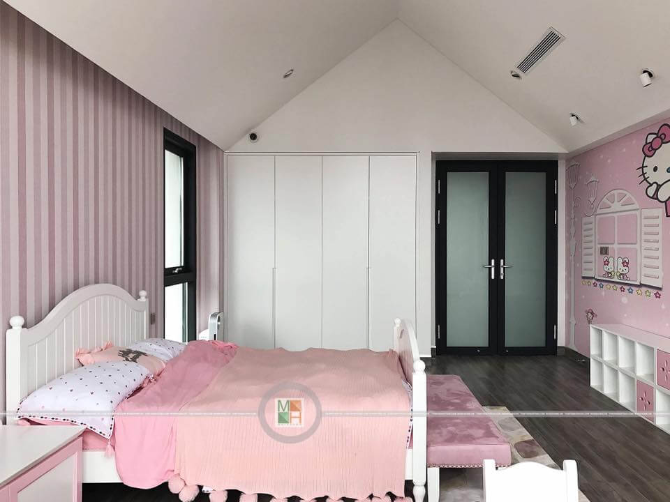 Tủ áo âm tường phòng gác mái, tạo hình ngôi nhà Thiết kế phòng ngủ nhà phố